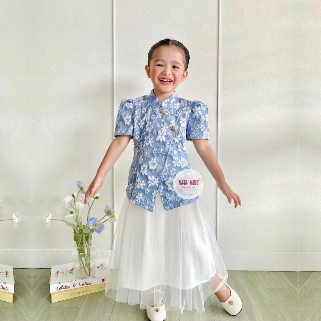 Jual Kebaya Anak / One Set Kebaya Janggan Pendek Anak mix Rok Tutu ...