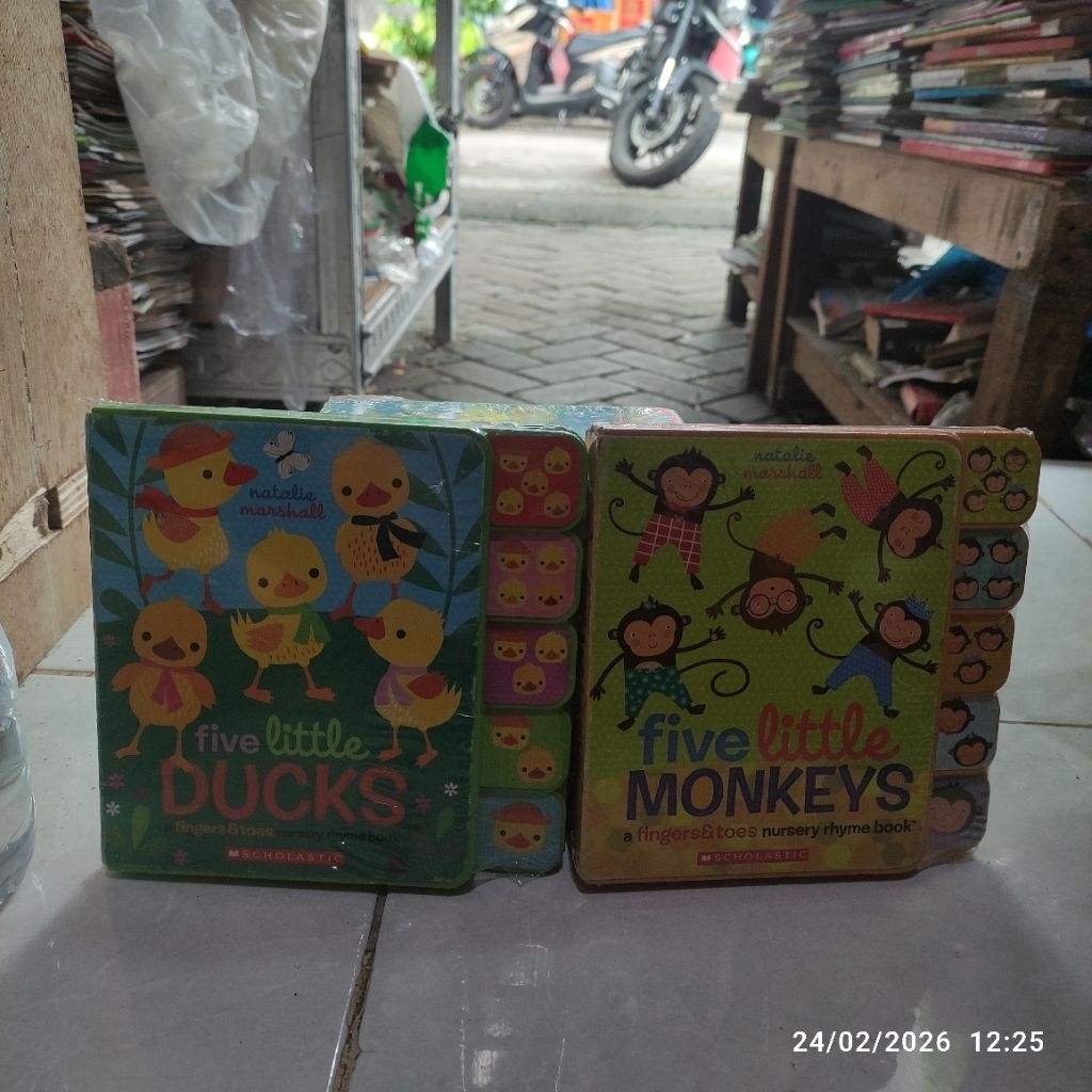 Jual boardbook five little ducks / monkey fingers&toes nursery rhyme ...