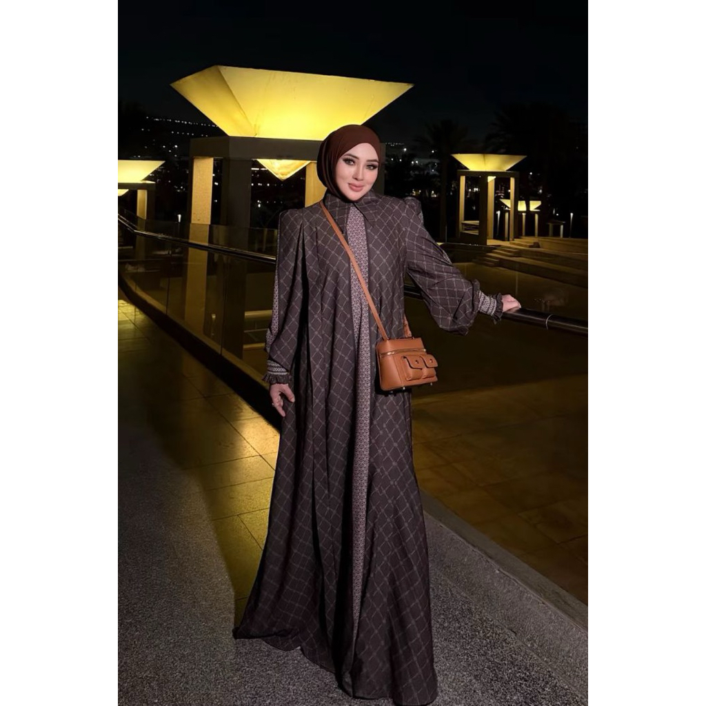Jual Shellasaukia gamis monogram dark choco terbaru | Shopee Indonesia