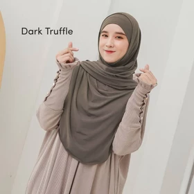 Nazneen ELVINA PASHMINA INSTAN OVAL Kerudung Bergo Sat Set Yang Bikin Penampilan Kamu Semakin