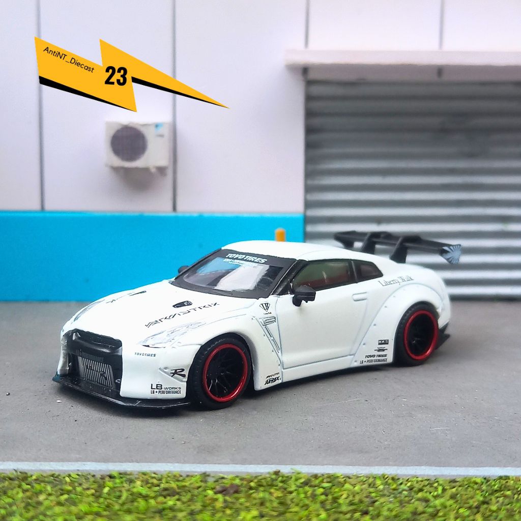 Jual MINI GT LB WORKS NISSAN GT-R R35 Matte White No. 9 | Shopee Indonesia