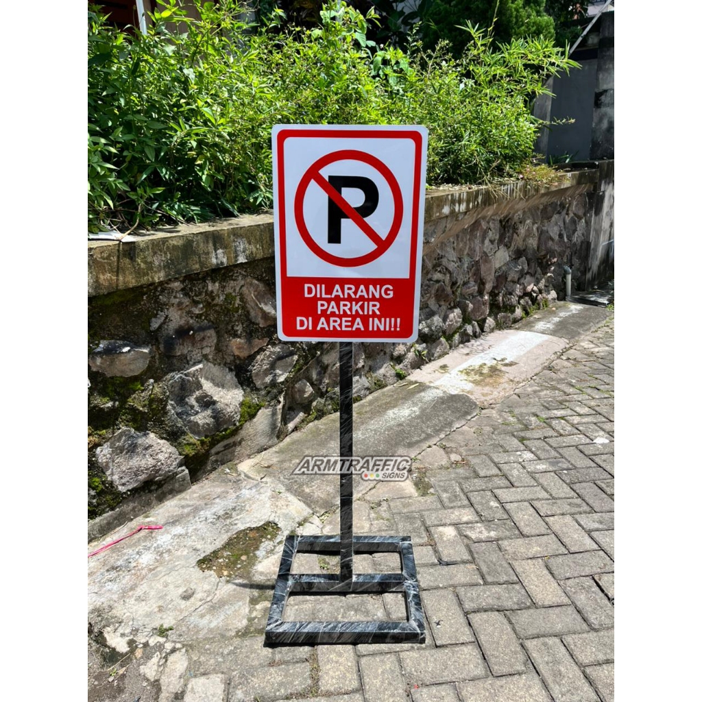 Jual SIGN RAMBU DILARANG PARKIR DI AREA INI 35 X 50 CM | TIANG 120 X 40 ...