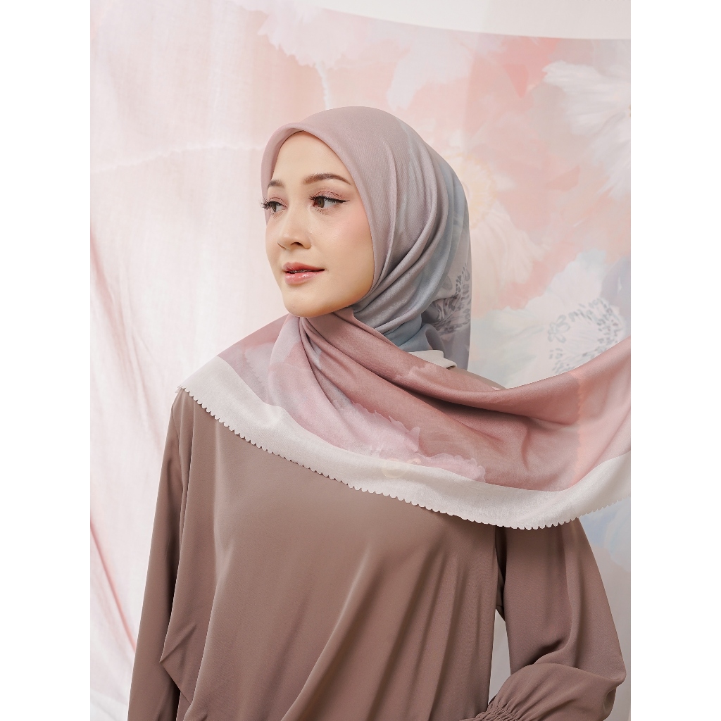 Ederra Poppy Scarf Hijab Segi Empat Hijab Motif