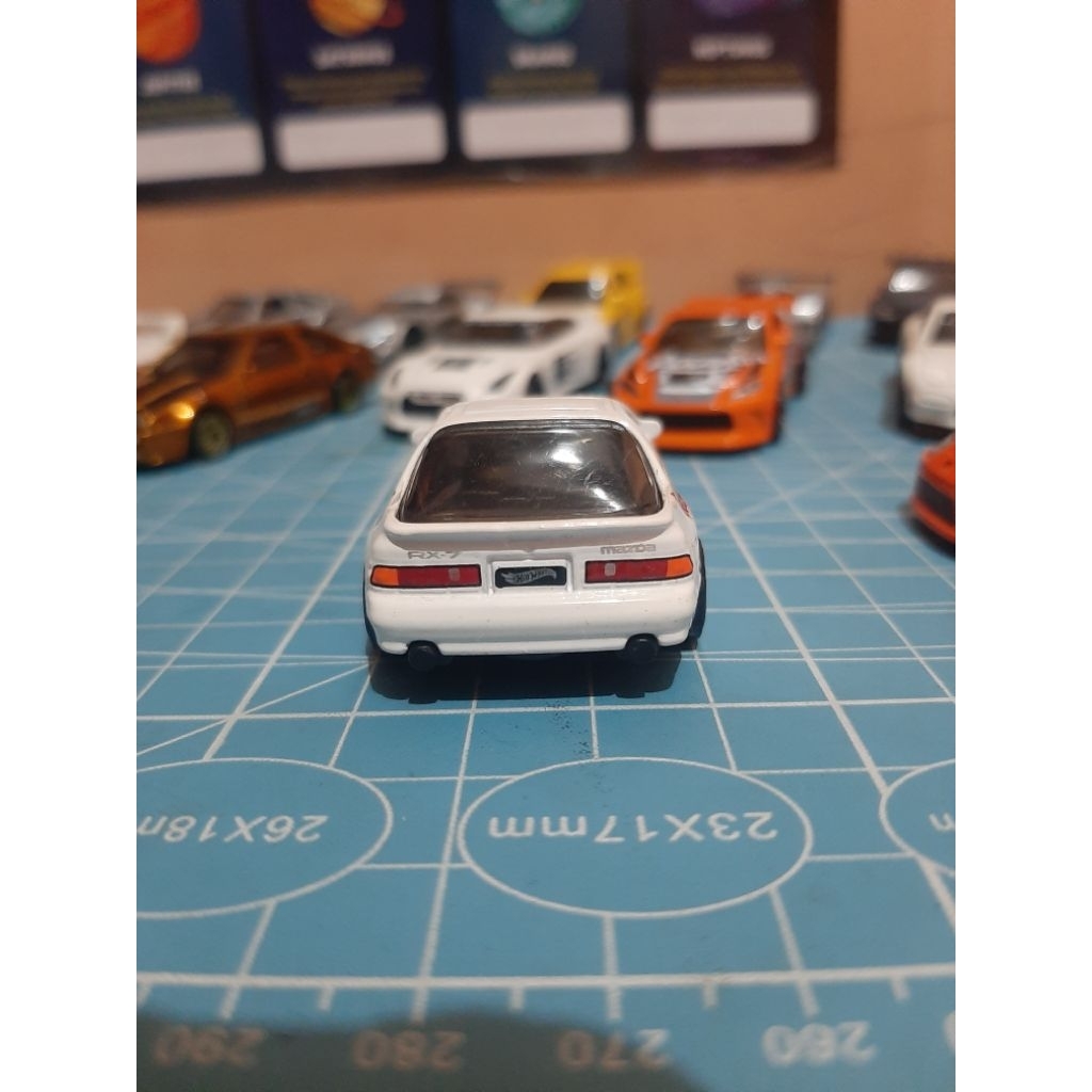 Jual Hot Wheels Mazda savana RX7 custom Ryosuke Initial D | Shopee ...