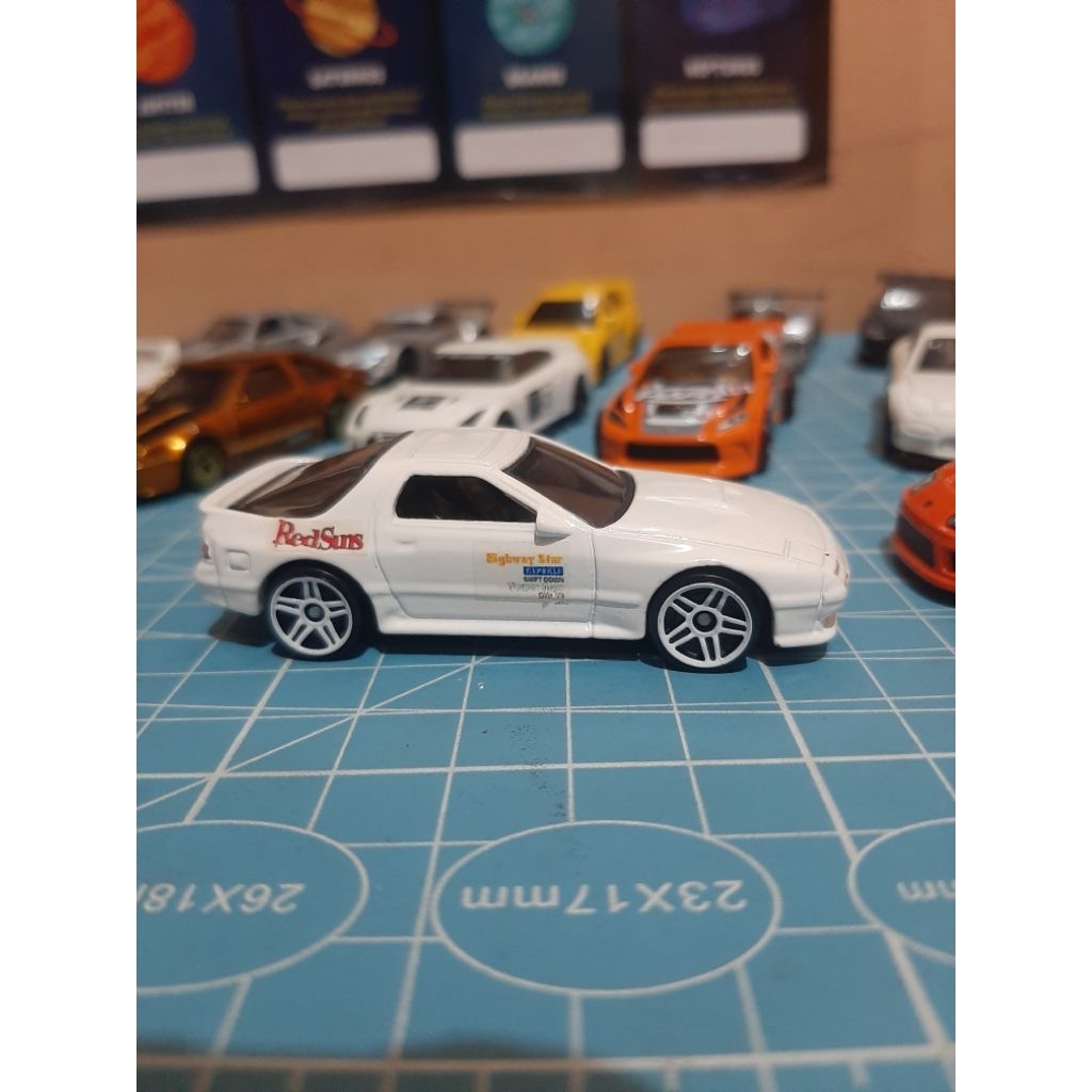Jual Hot Wheels Mazda savana RX7 custom Ryosuke Initial D | Shopee ...