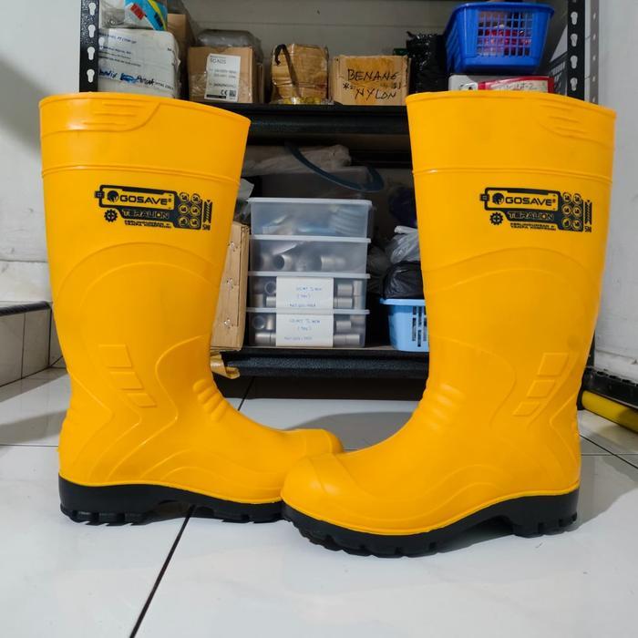 Jual Sepatu boots safety karet Besi pelindung Merk GOSAVE TERALION 42 ...