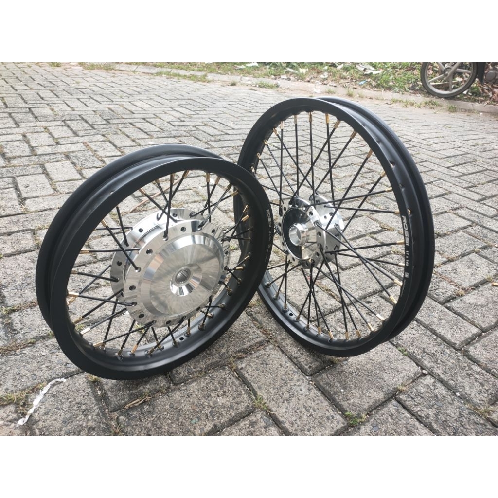 Jual velg Vario 125/150costum UK velg 160/17 185/14 | Shopee Indonesia