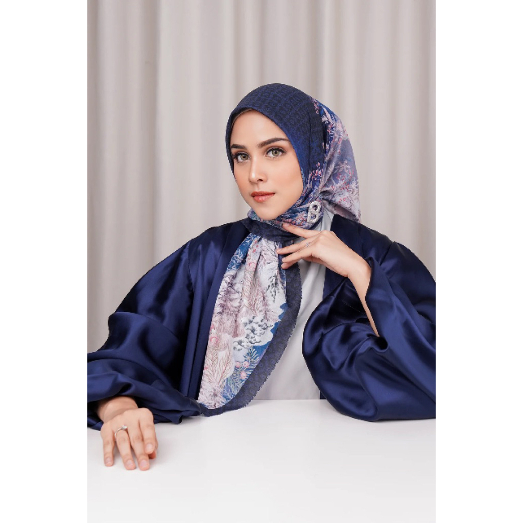 Jual BUTTONSCARVES HOLIDAY SQUARE DEEP BLUE | Shopee Indonesia