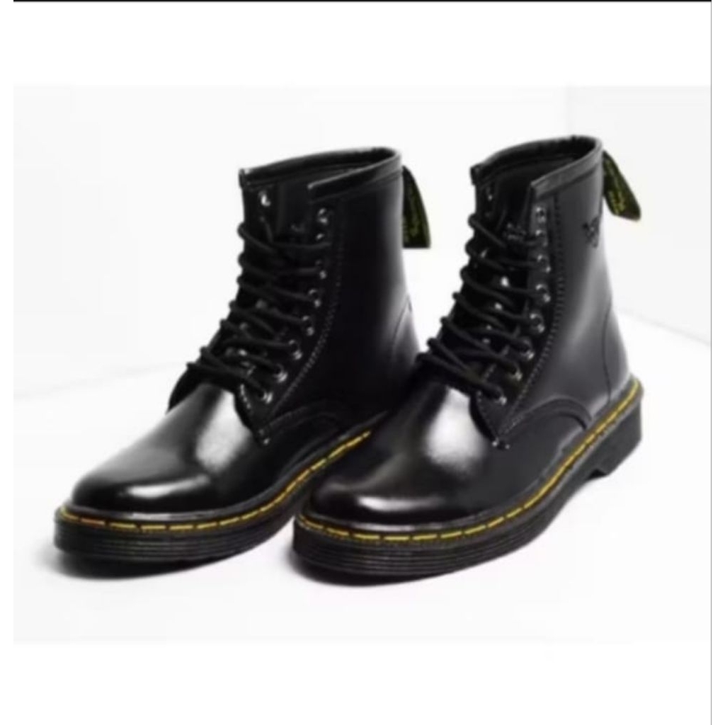 Jual Dr.Martens Terlengkap & Harga Terbaru Juli 2026 | Shopee Indonesia