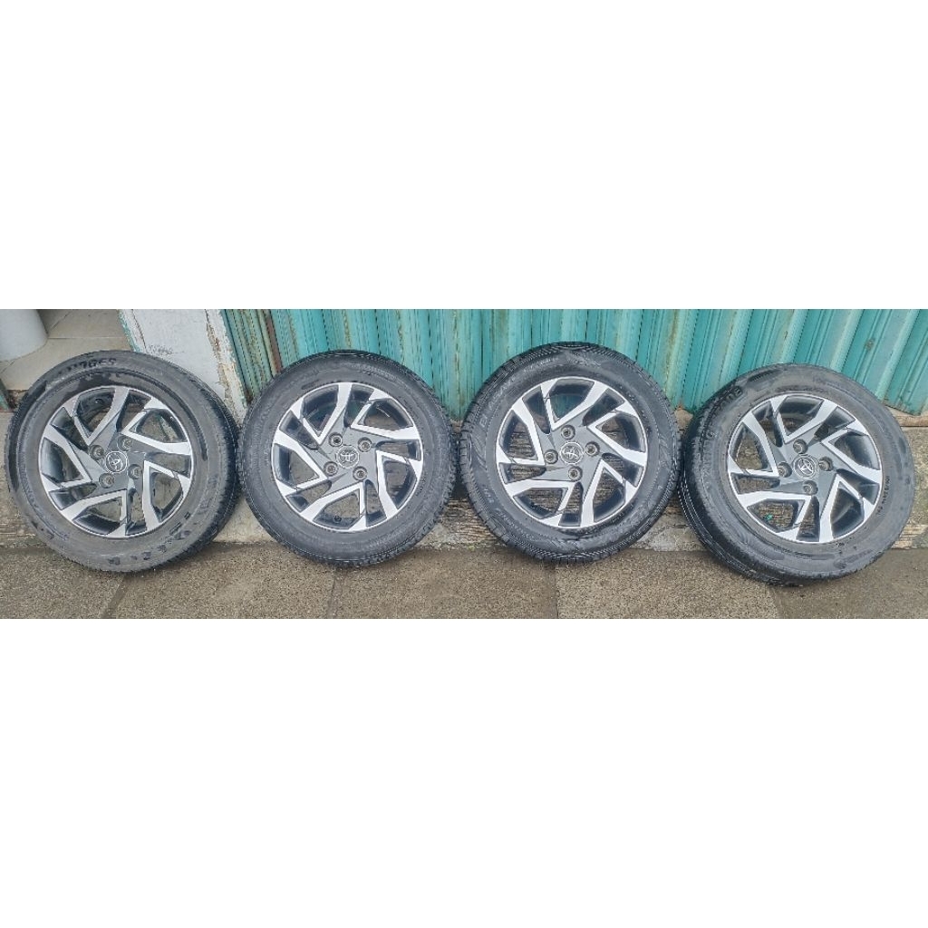 Jual Velg R15 oem Avanza Veloz Facelift (4 velg+ban) | Shopee Indonesia