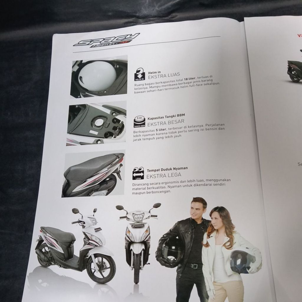 Jual poster brosur leaflet katalog honda spacy helm in AT | Shopee ...