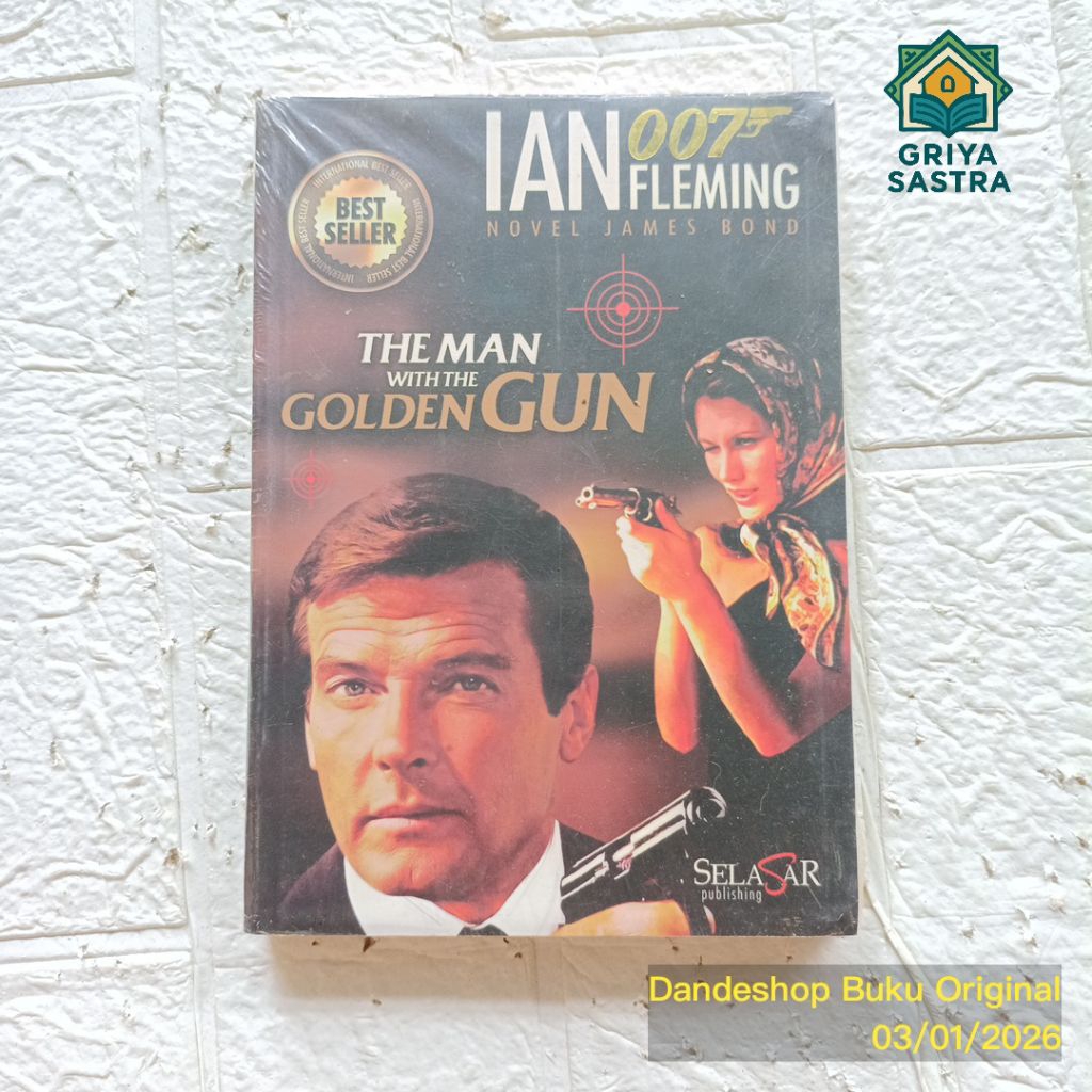 Jual The Man With The Golden Gun by Ian Fleming - Novel James Bond 007 ...