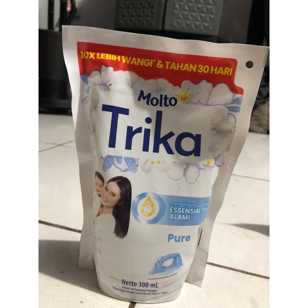 Jual Molto Pelicin & Pewangi Pakaian Trika Pure 300 mL x2 - Anti Apek ...
