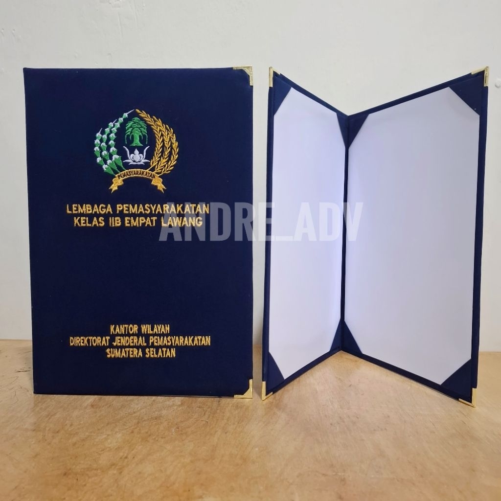 Jual map beludru premium logo bordir ukuran F4 ready stock | Shopee ...