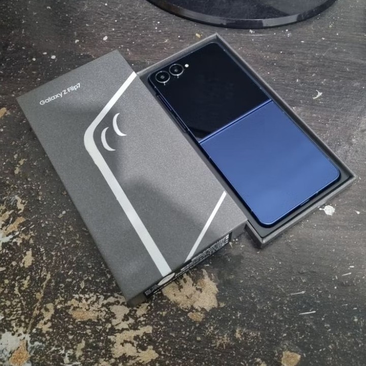 Samsung Galaxy Z Flip 7 512GB Second Original. Baca Deskripsi