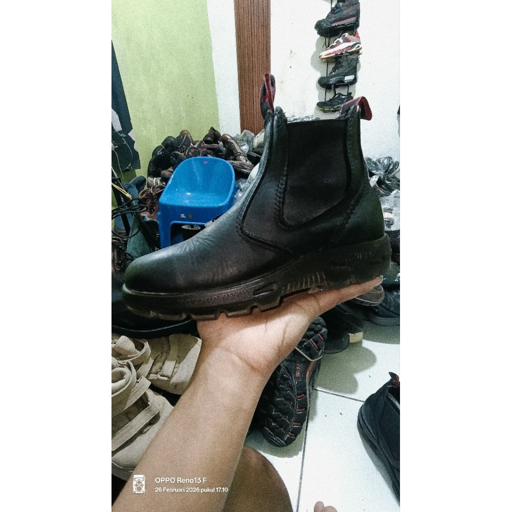 Jual sepatu Boots chelsea full black | Shopee Indonesia