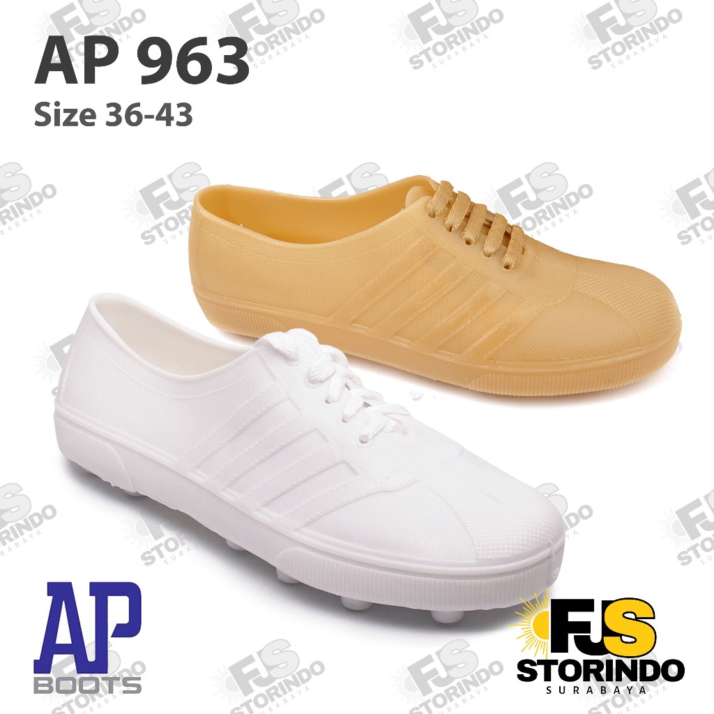 Sepatu Bola AP 963 Putih & Cream Karet Sepak Bola Pul Multi Fungsi Petani Berkebun Lokal Lentur Ringan Anti Air & Slip Surabaya Jawa Timur Jatim
