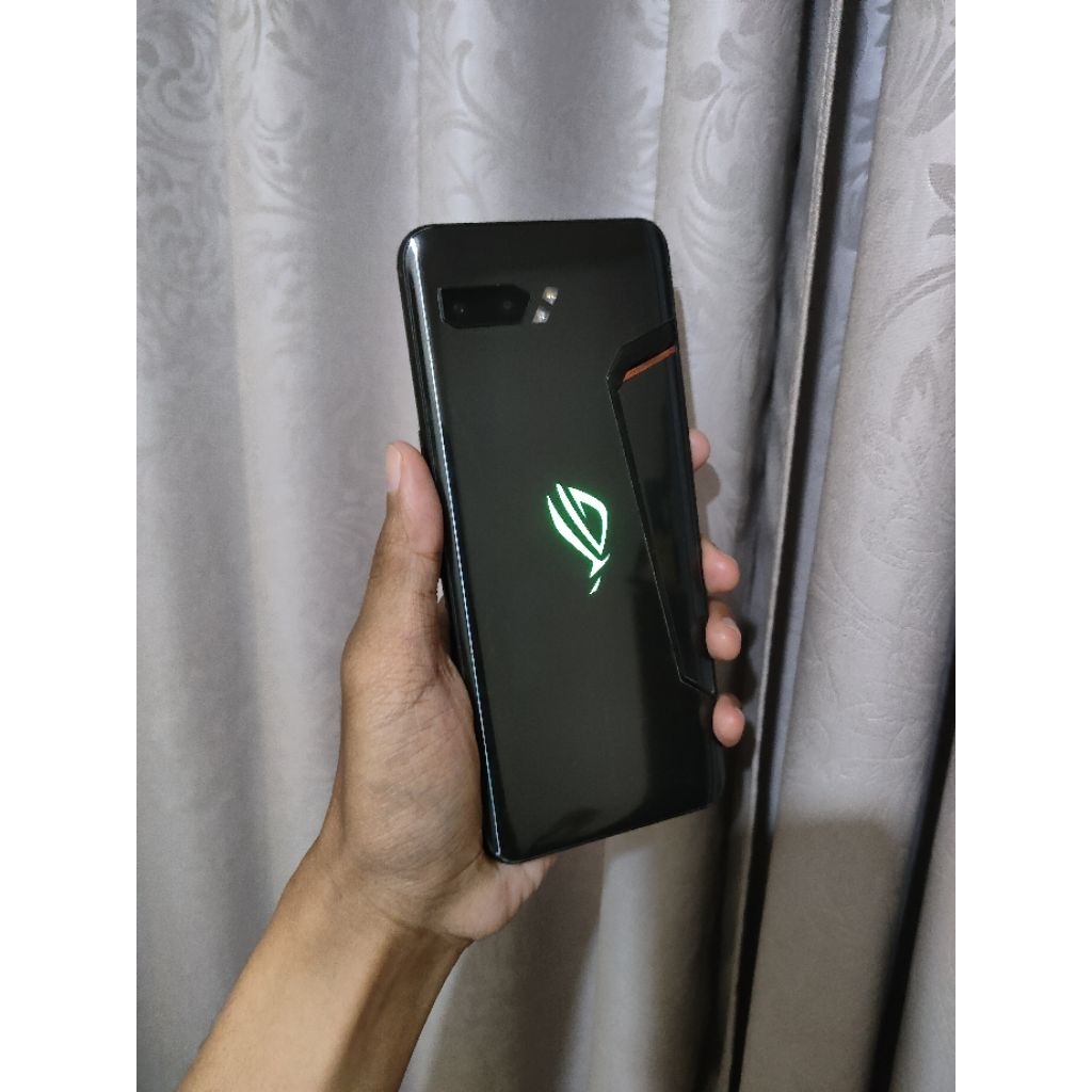 Jual Asus ROG Phone 2 8/128gb Ex garansi resmi Second Normal | Shopee ...