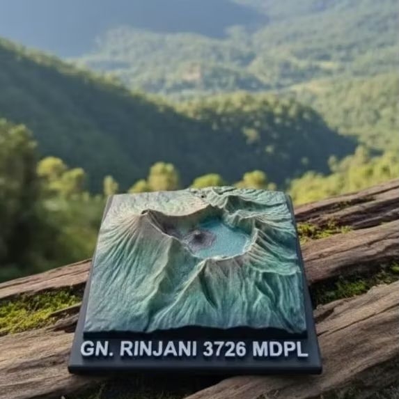 Jual Miniatur Gunung Rinjani 3726 MDPL | Shopee Indonesia