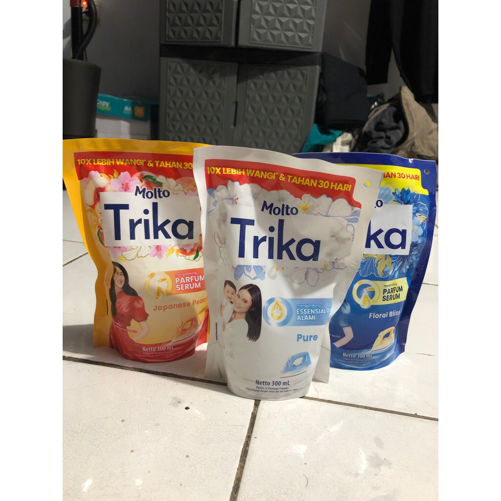 Jual Molto Pelicin & Pewangi Pakaian Trika Pure 300 mL x2 - Anti Apek ...