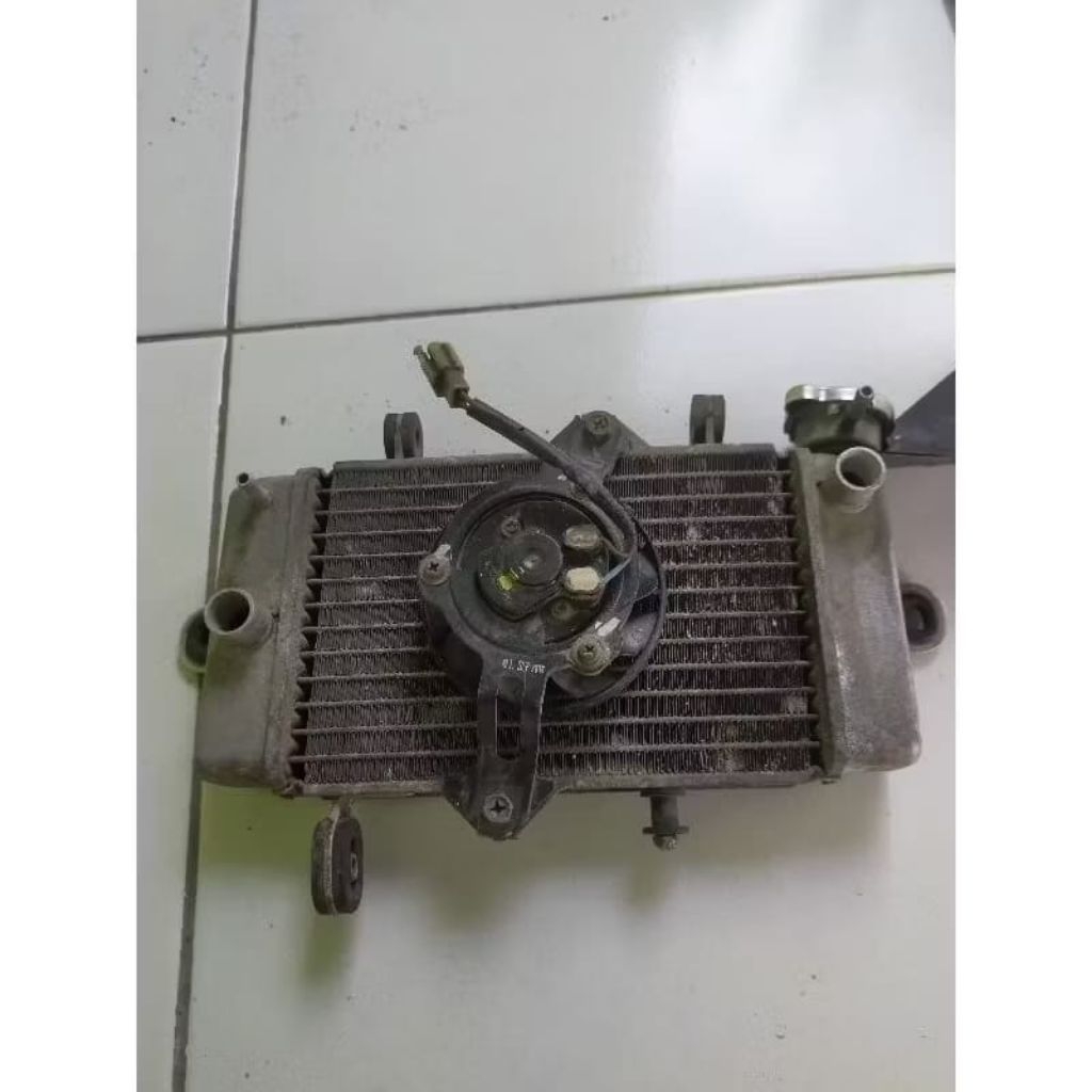 Jual Radiator Yamaha R15 V2 set kipas original copotan | Shopee Indonesia
