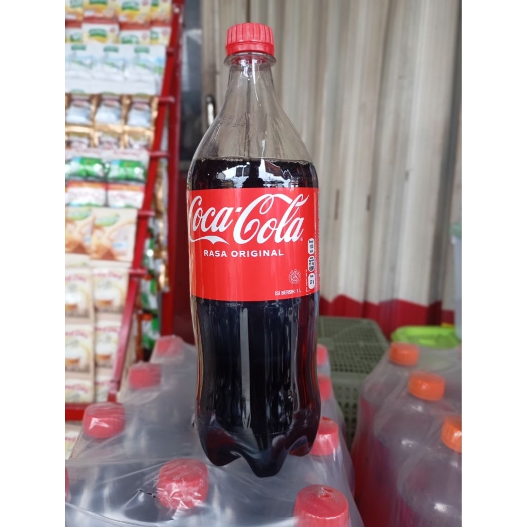 Jual Coca-Cola Rasa Original 1L - Minuman Soda Segar Kemasan Botol 1 ...