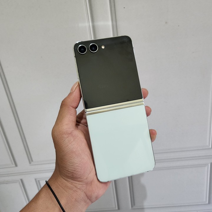 SAMSUNG GALAXY Z FLIP 5 8/512 GB GARANSI RESMI SEIN | UNIT ONLY