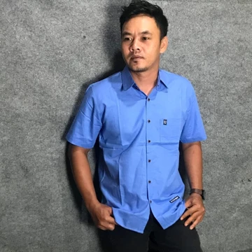 Blackmeet Kemeja Polos Pria Lengan Pendek Katun Premiun Adem Nyaman
