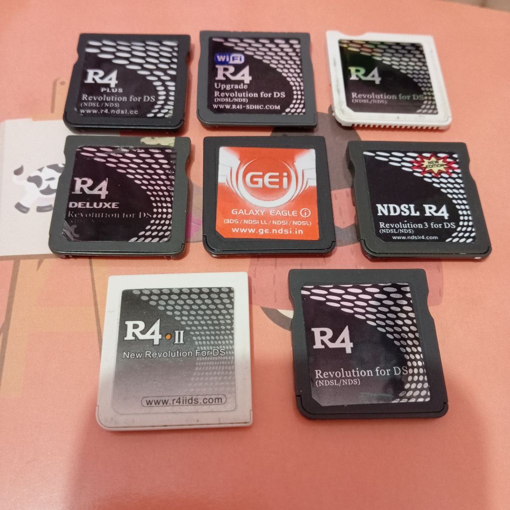 Jual R4 GEI GAMES CARTRIDGE KASET GAMES PERMAINAN NINTENDO DS LITE 4GB ...