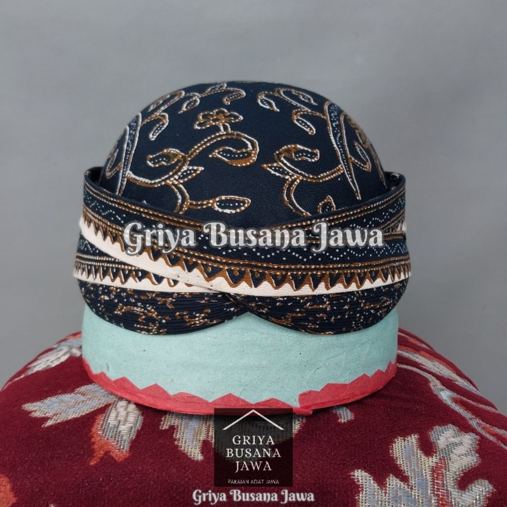 Jual Blangkon Solo Kasatriyan Alusan Batik Kombinasi SY08 | Shopee ...