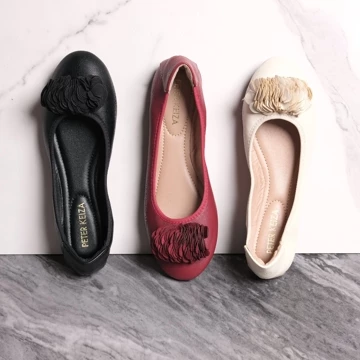 Peter Keiza Sepatu Flatshoes Wanita Matte Dengan Hiasan Bunga Floral Pompom Koleksi Flat WC06