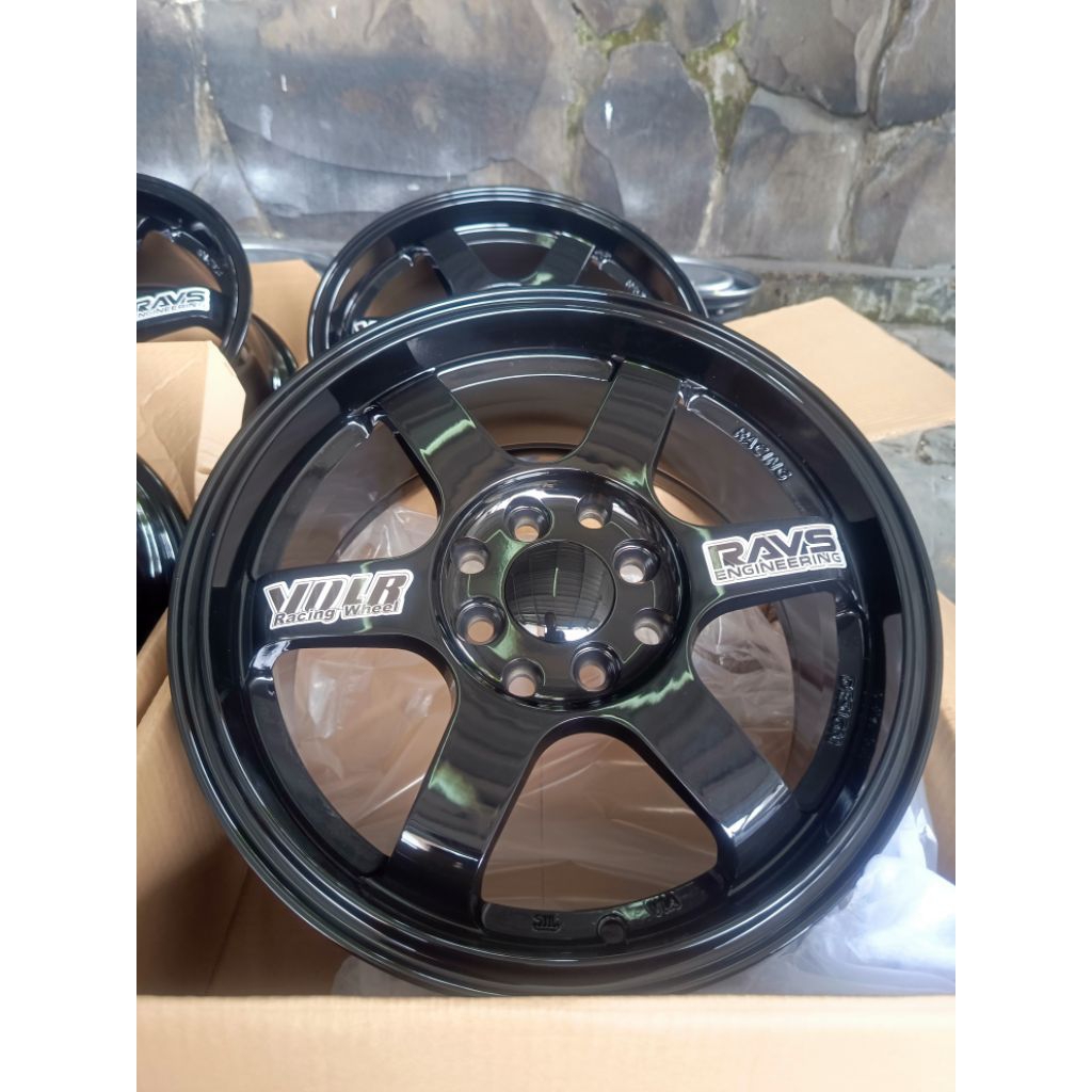 Jual velg R15 Volks Rays TE 37 Baru pcd 100/114 hitam avanza xenia ...