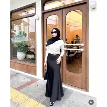 Rok Satin Mermaid A Line Wanita Dengan Bahan Nyaman Dan Shining Body Goal