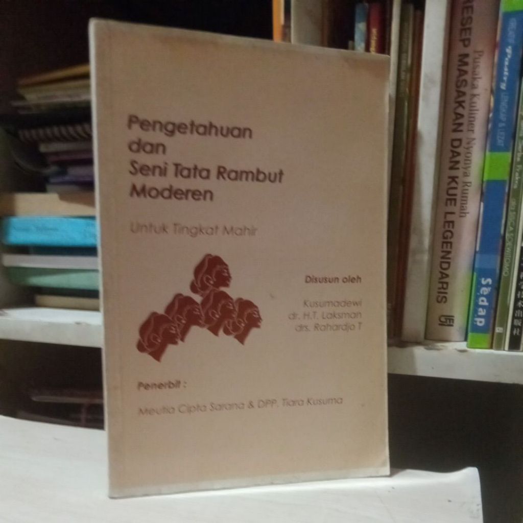 Jual buku pengetahuan dan seni tata rambut modern untuk tingkat mahir# ...