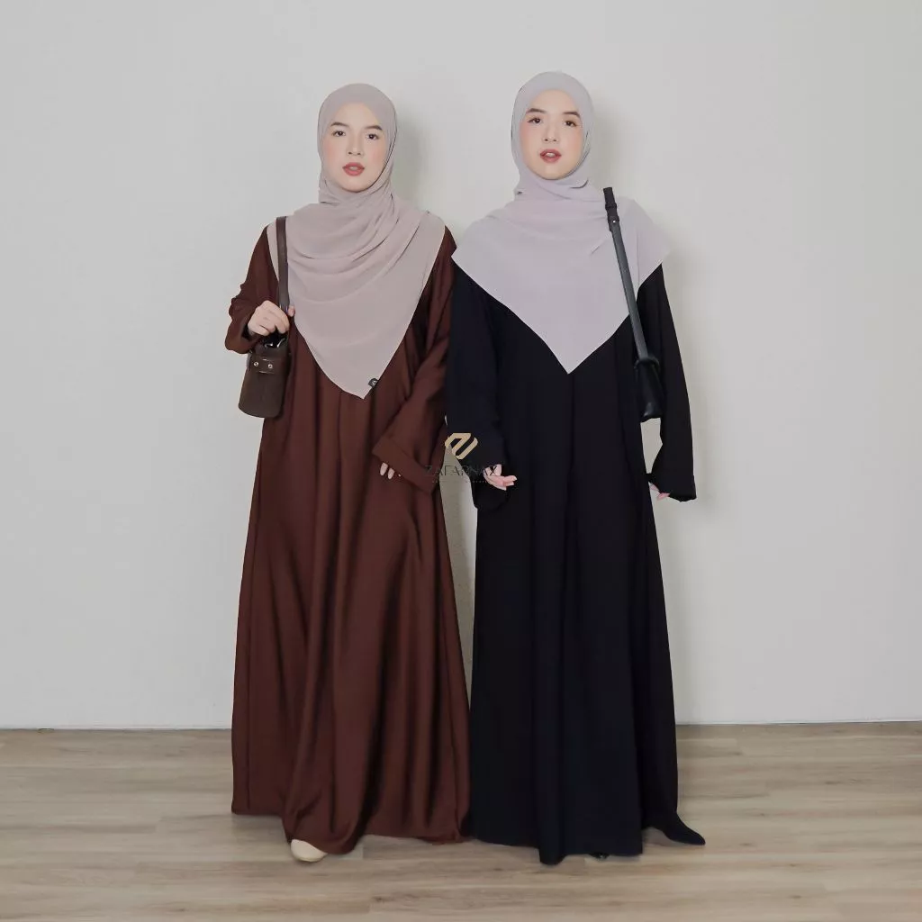 Detail potongan dan bahan Zahra Abaya