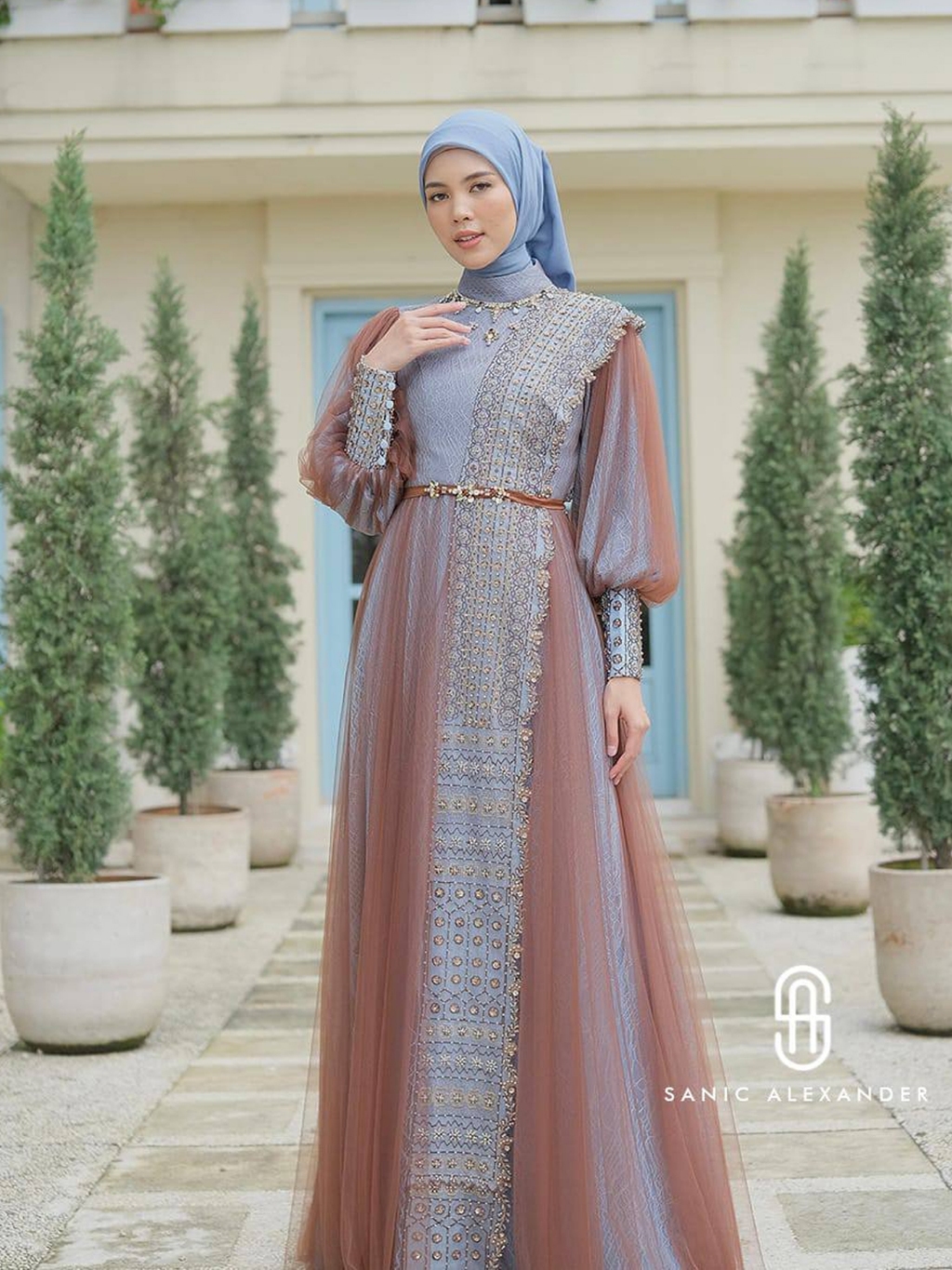 Jual SANIC ALEXANDER Izara Dress mewah elegan untuk wanita berkelas ...