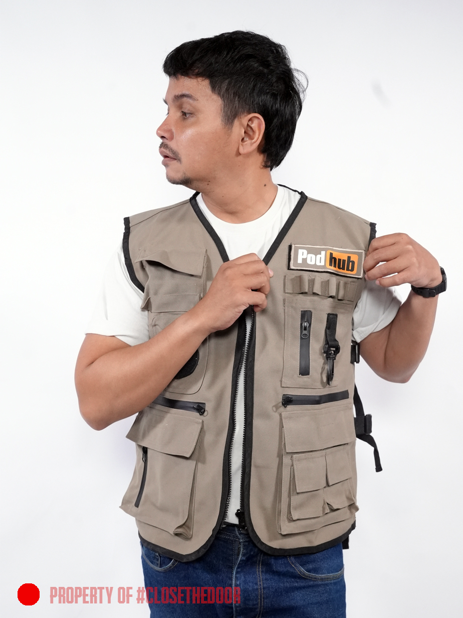 Jual VEST ROMPI PODHUB CLOSE THE DOOR KREM COKLAT MUDA | Shopee Indonesia