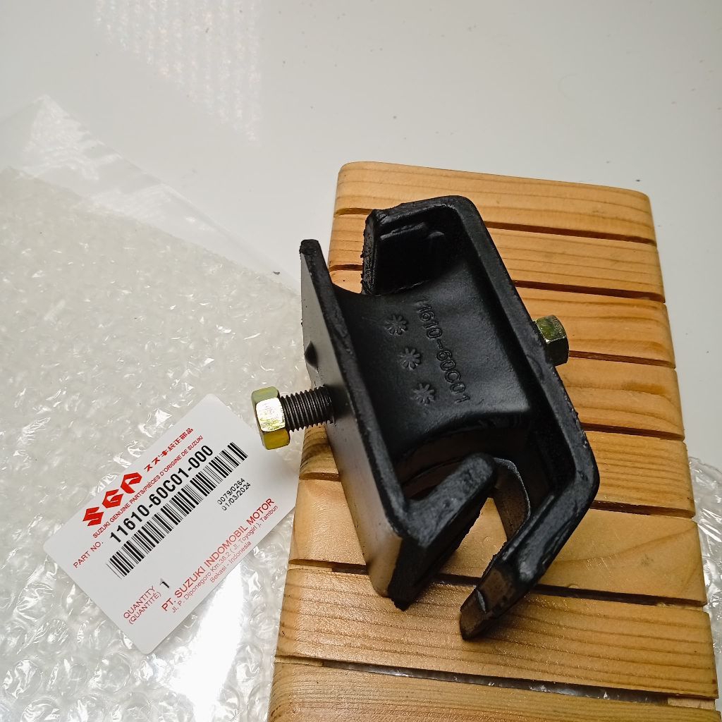Jual termurah 11610-60c01-000 dudukan mesin suzuki apv futura t120ss ...