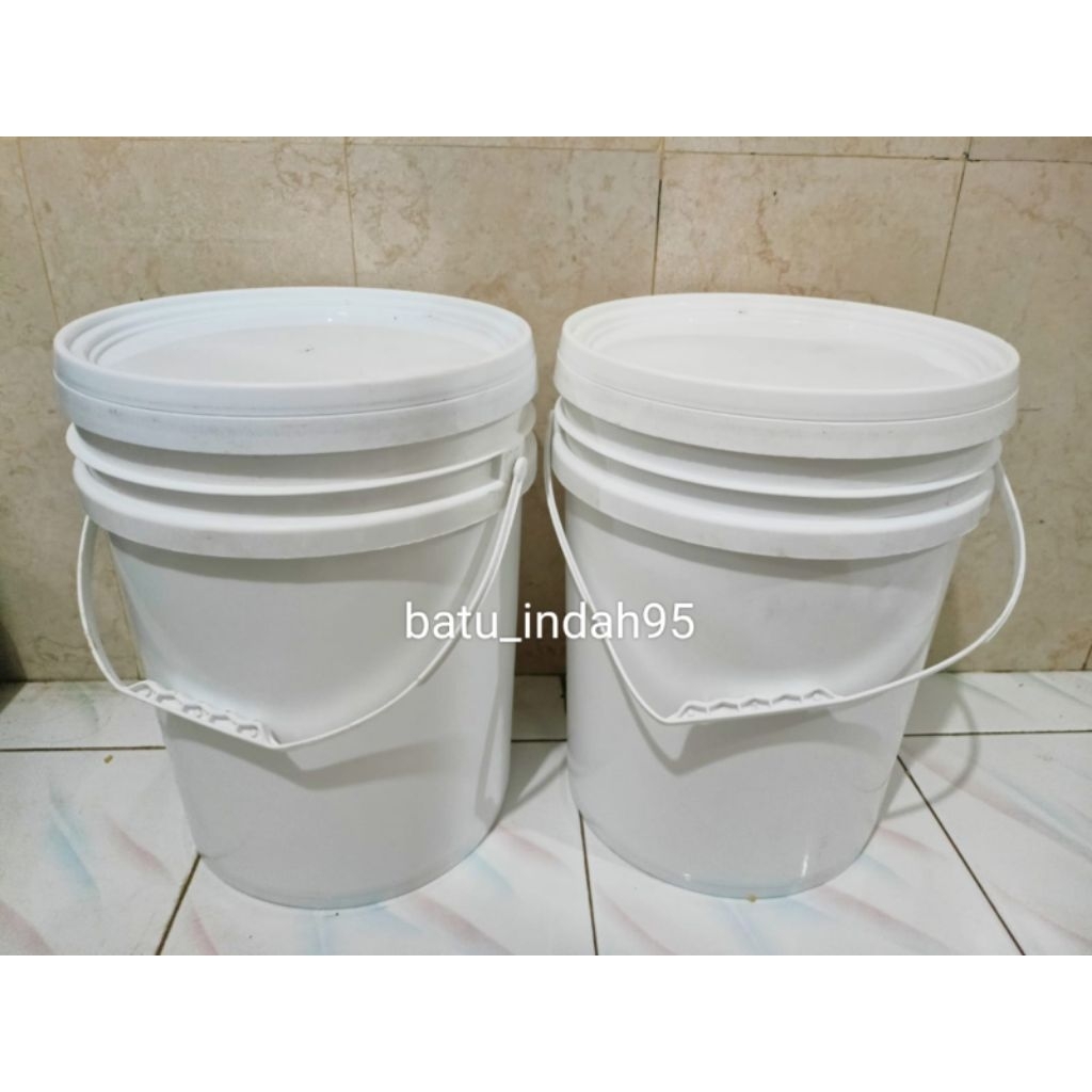 Jual Ember Plastik 25kg Timba Putih Polos Lengkap Tutup Segel(BEKAS ...