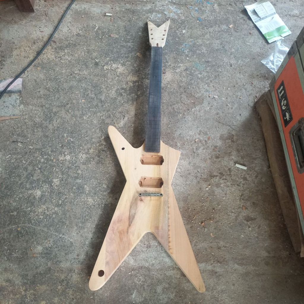 Jual Guitar Dean ML Body Dan Neck Unfinised Scale Langht 24