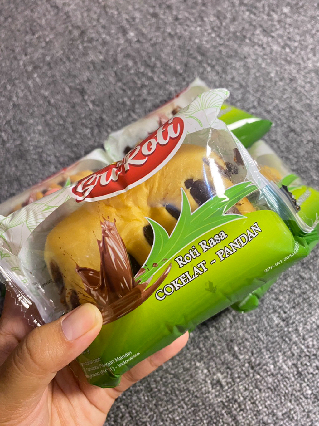Jual Roti Rasa Cokelat-Pandan Sri Roti 1 Pack isi 5pcs | Shopee Indonesia
