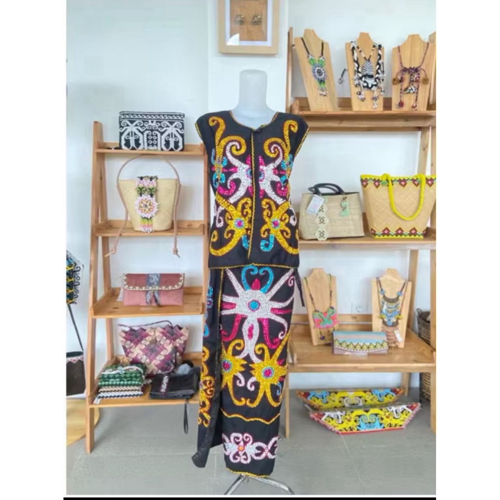 Jual Kayan Art - Baju Adat Dayak Kenyah Set Dewasa / SMA & SMP / SD ...