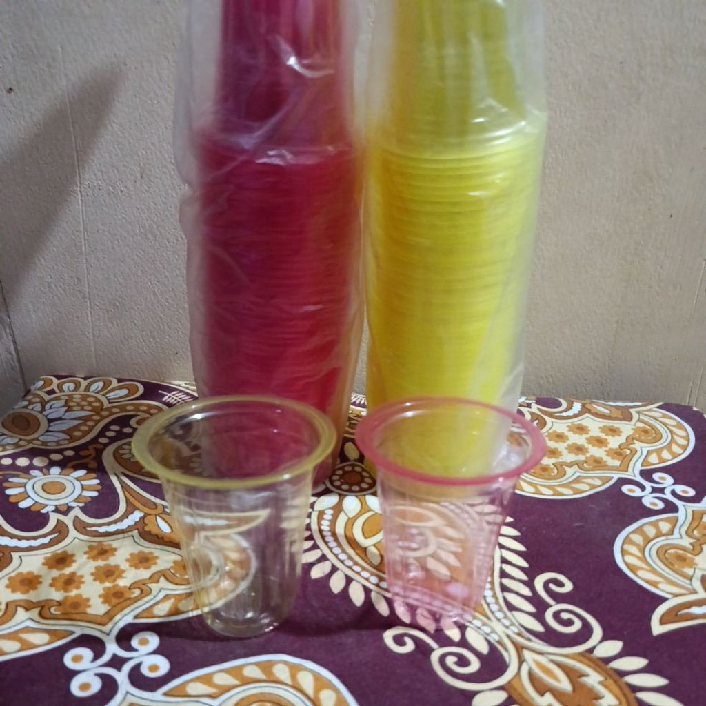 Jual gelas frutang warna, gealas plastik warna 180 ml | Shopee Indonesia