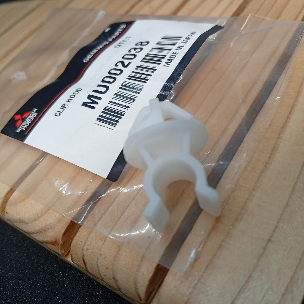 Jual Clip Klip Tiang Dudukan Kap Mesin Mitsubishi Xpander Asli ...