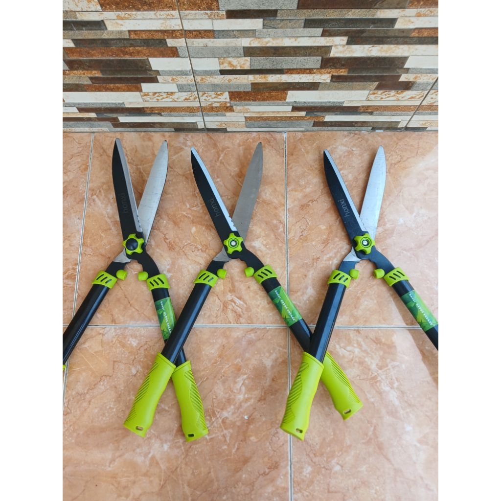 Jual Gunting rumput baja/ gunting rumput gergaji lancip/ gunting kebun ...