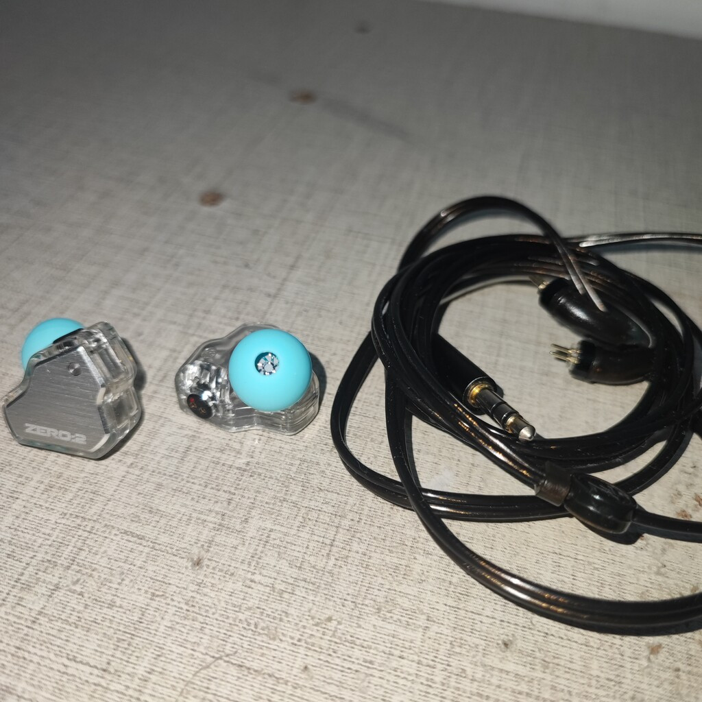 Jual 7Hz x Crinacle Salnotes Zero:2 second bekas normal earphone iem ...