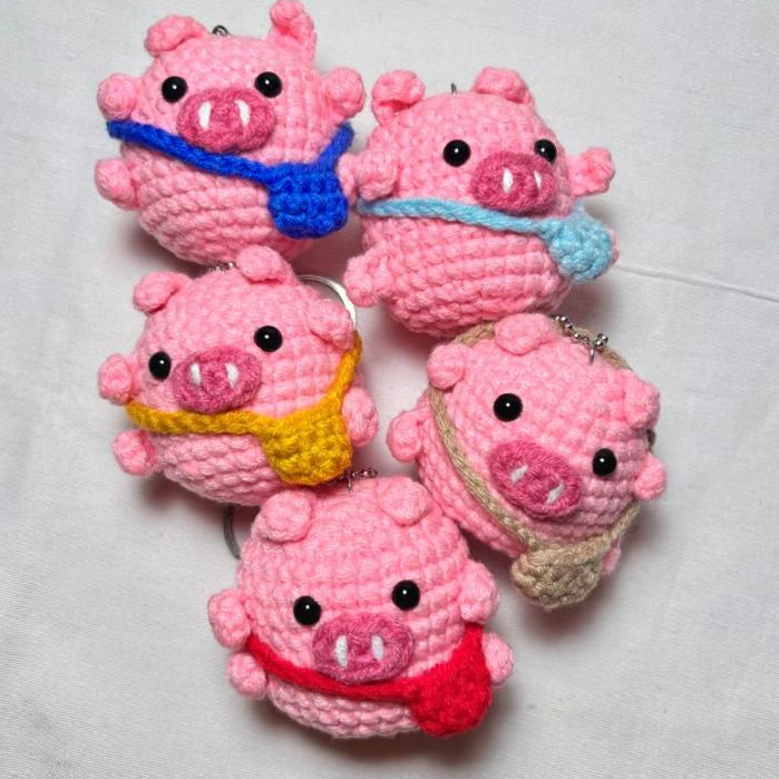 Jual [READY] Gantungan Kunci Rajut Babi dengan Tas - Amigurumi Crochet ...