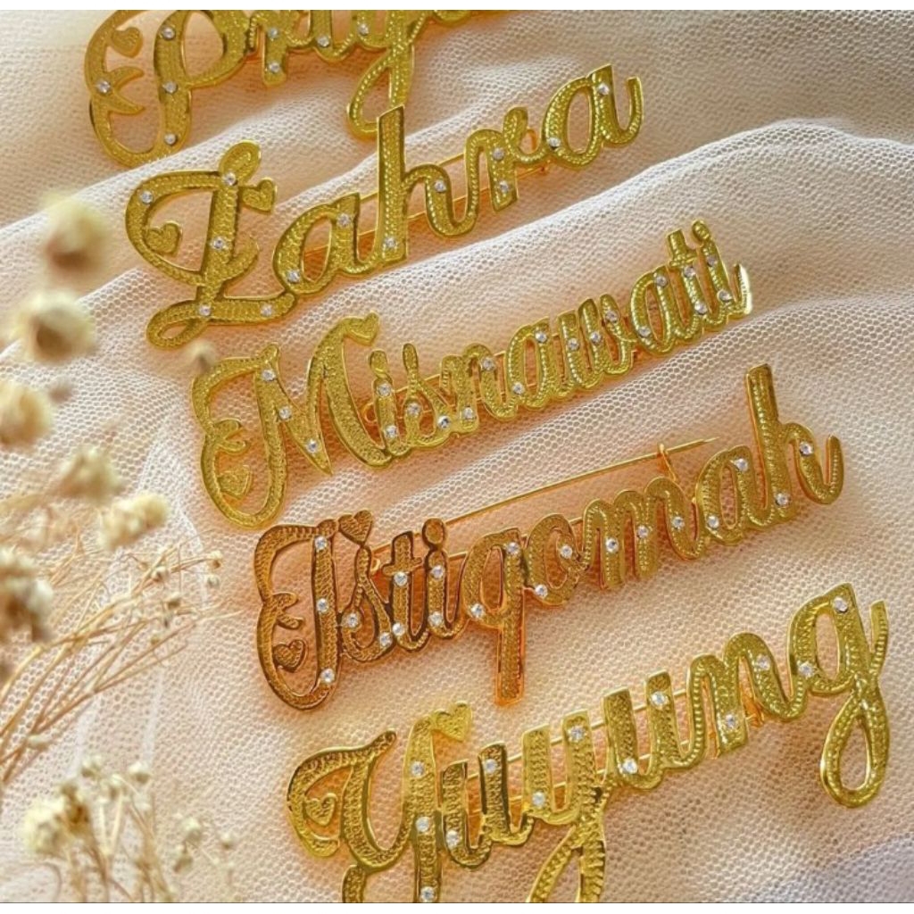 Jual bros nama custom Bros dan pin nama custom Bros permata bris motif ...