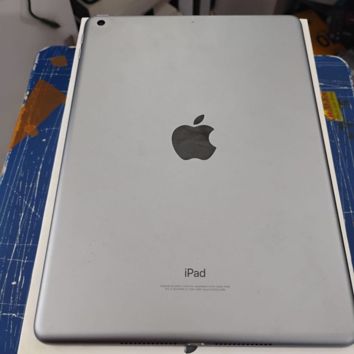 iPad Gen 6 128 GB Fullset original