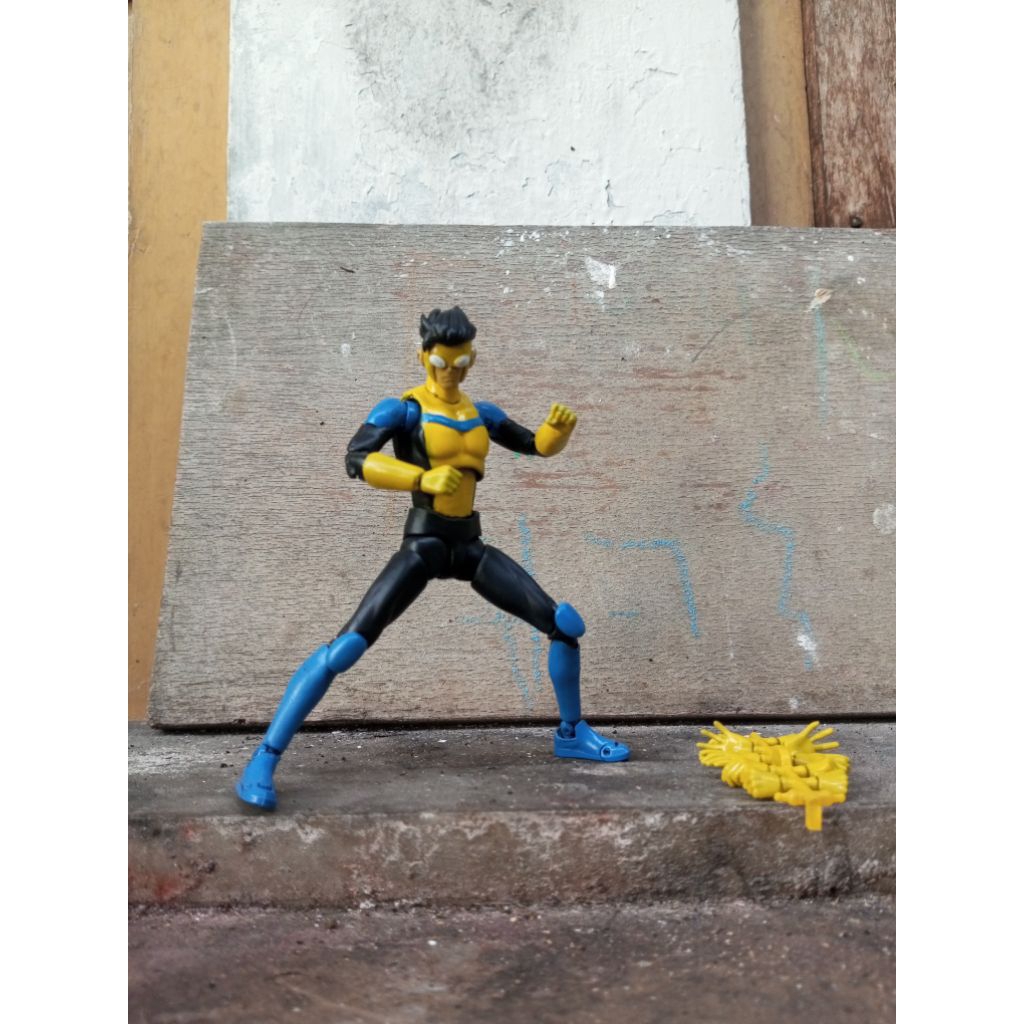 Jual Mafex mark the invincible # action figure custom kitbash 1/12 ...